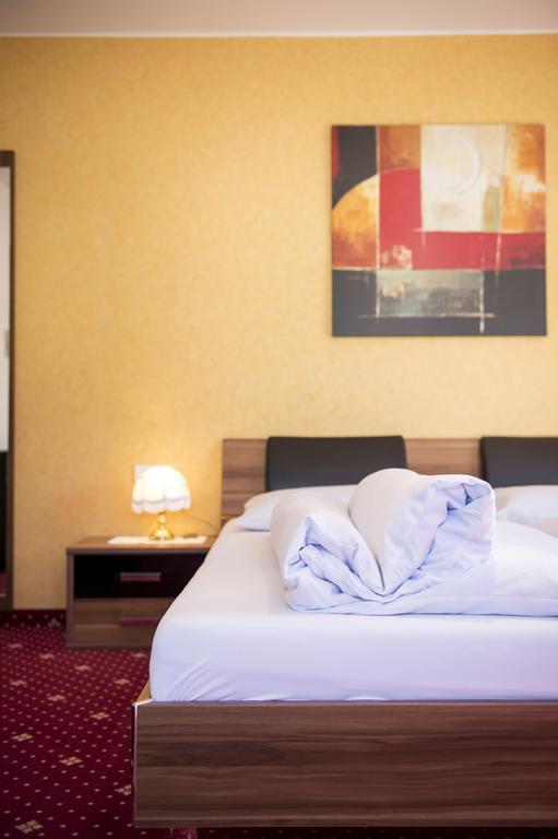 Sonnenberg Hotel Silandro Room photo